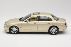 Jaguar S-Type X200 Pronssi Maisto 1:18 50332 Metalli — kuva 4 / 8