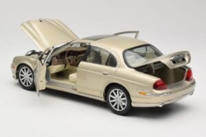 Jaguar S-Type X200 Pronssi Maisto 1:18 50332 Metalli — kuva 5 / 8
