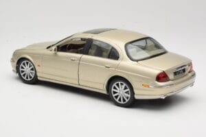 Jaguar S-Type X200 Pronssi Maisto 1:18 50332 Metalli — kuva 7 / 8