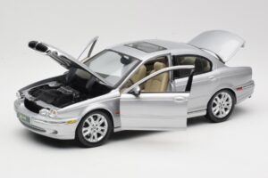 Jaguar X-Type Hopea Maisto 1:18 7271328 Metalli — kuva 2 / 8