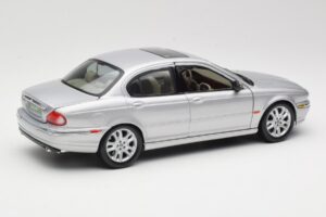 Jaguar X-Type Hopea Maisto 1:18 7271328 Metalli — kuva 3 / 8