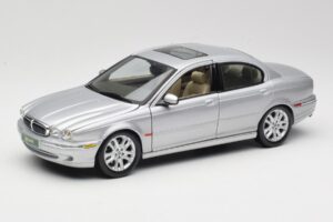 Jaguar X-Type Hopea Maisto 1:18 7271328 Metalli