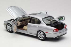 Jaguar X-Type Hopea Maisto 1:18 7271328 Metalli — kuva 5 / 8
