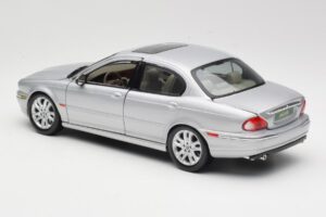 Jaguar X-Type Hopea Maisto 1:18 7271328 Metalli — kuva 7 / 8
