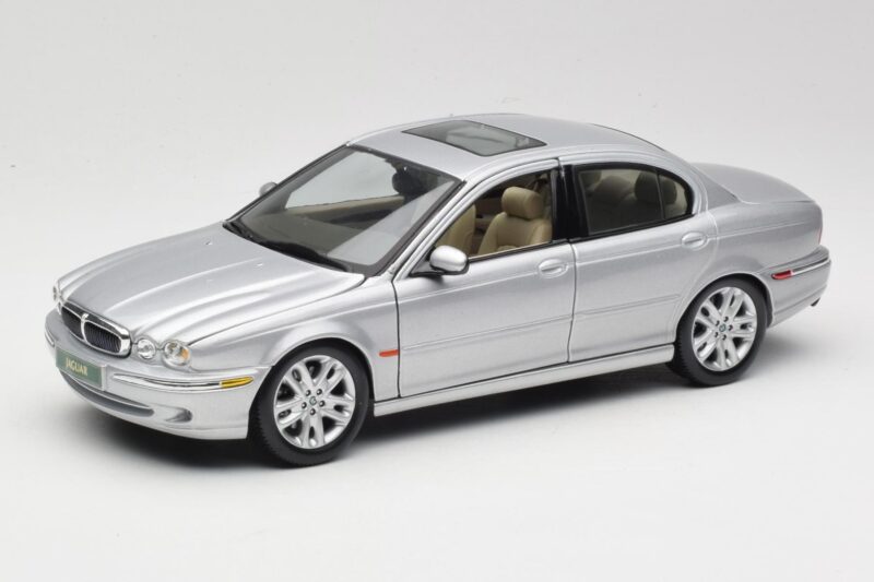 Jaguar X-Type Hopea Maisto 1:18 7271328 Metalli