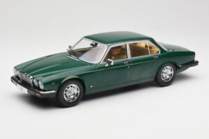Jaguar XJ Series III Tummanvihreä MCG 1:18 MCG18175 Metalli