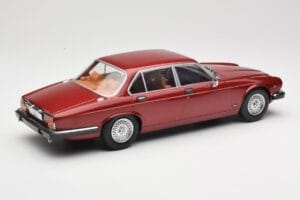 Jaguar XJ Series III Metallic Dark Red MCG 1:18 MCG18176 Metalli — kuva 2 / 6