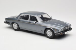 Jaguar XJ Series III Metallic Grey MCG 1:18 MCG18177 Metalli — kuva 4 / 6