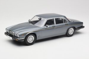 Jaguar XJ Series III Metallic Grey MCG 1:18 MCG18177 Metalli