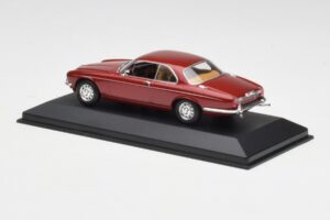 Jaguar XJ12 Coupe Regency Punainen Minichamps 1:43 400130461 Metalli — kuva 3 / 4