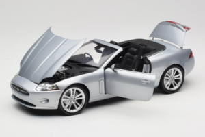 Jaguar XK X150 Avoauto Hopea Minichamps 1:18 153130533 Metalli — kuva 2 / 8
