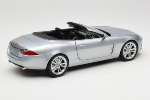 Jaguar XK X150 Avoauto Hopea Minichamps 1:18 153130533 Metalli — kuva 3 / 8