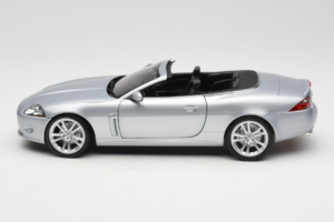 Jaguar XK X150 Avoauto Hopea Minichamps 1:18 153130533 Metalli — kuva 4 / 8