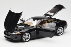 Jaguar XK-R X150 Midnight Musta AUTOart 1:18 73632 Metalli — kuva 2 / 8