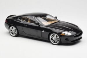 Jaguar XK-R X150 Midnight Musta AUTOart 1:18 73632 Metalli — kuva 6 / 8