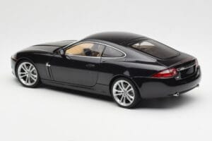 Jaguar XK-R X150 Midnight Musta AUTOart 1:18 73632 Metalli — kuva 7 / 8