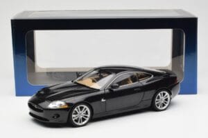 Jaguar XK-R X150 Midnight Musta AUTOart 1:18 73632 Metalli — kuva 8 / 8