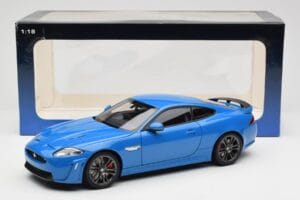 Jaguar XKR-S X150 French Racing Sininen AUTOart 1:18 73641 Metalli — kuva 8 / 8