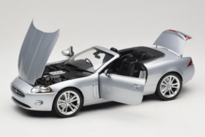 Jaguar XK X150 Avoauto Hopea Minichamps 1:18 150130531 Metalli — kuva 2 / 8