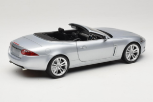 Jaguar XK X150 Avoauto Hopea Minichamps 1:18 150130531 Metalli — kuva 3 / 8