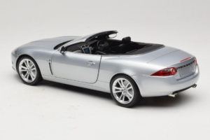 Jaguar XK X150 Avoauto Hopea Minichamps 1:18 150130531 Metalli — kuva 7 / 8