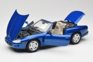 Jaguar XK8 X100 Avoauto Azure Sininen Maisto 1:18 50286 Metalli — kuva 2 / 8