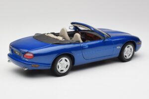 Jaguar XK8 X100 Avoauto Azure Sininen Maisto 1:18 50286 Metalli — kuva 3 / 8
