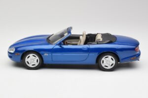 Jaguar XK8 X100 Avoauto Azure Sininen Maisto 1:18 50286 Metalli — kuva 4 / 8