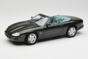 Jaguar XK8 X100 Avoauto British Racing Vihreä Maisto 1:18 50285 Metalli