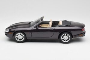 Jaguar XKR X100 Avoauto Harmaa Maisto 1:18 50331 Metalli — kuva 4 / 8