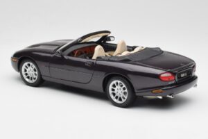Jaguar XKR X100 Avoauto Harmaa Maisto 1:18 50331 Metalli — kuva 7 / 8