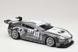 Jaguar XKR GT3 Quaife #33 P. Hall FIA GT3 Championship 2008 Minichamps 1:18 150081333 Metalli — kuva 4 / 6