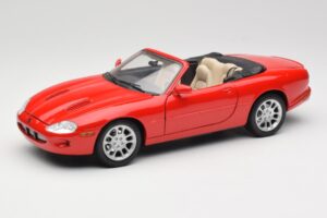 Jaguar XKR X100 Punainen Maisto 1:18 50330 Metalli
