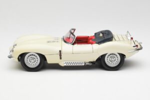Jaguar XKSS Kerma AUTOart 1:18 73512 Metalli — kuva 4 / 8