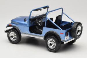 Jeep CJ-7 Laredo Sininen MCG 1:18 MCG18553 Metalli — kuva 5 / 6