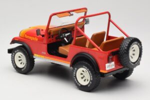 Jeep CJ-7 Renegade Punainen MCG 1:18 MCG18110 Metalli — kuva 5 / 6