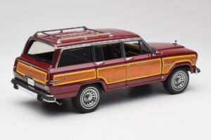 Jeep Grand Wagoneer Classic Punainen AUTOart 1:18 74002 Metalli — kuva 3 / 8