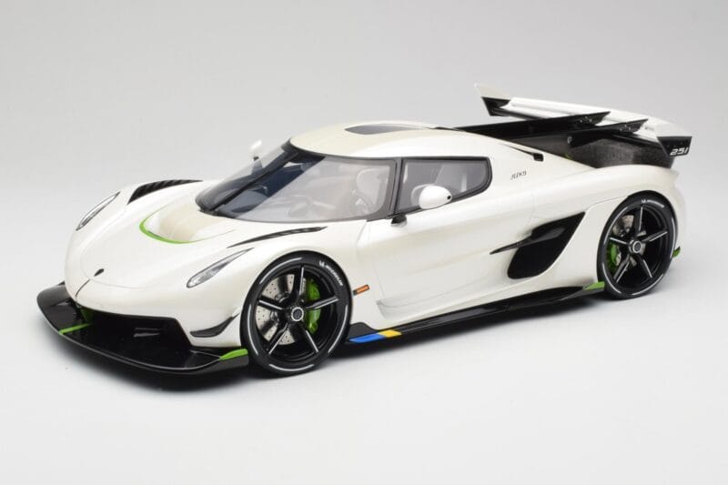 Koenigsegg Jesko Attack Crystal White Pearl GT Spirit 1:12 GT501 Hartsi