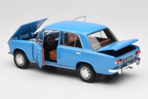 Lada 1200 2101 Sininen IXO 1:18 18CMC204OP Metalli — kuva 5 / 8