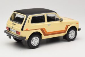 Lada Niva 2121 California Beige MCG 1:18 MCG18004 Metalli — kuva 2 / 6
