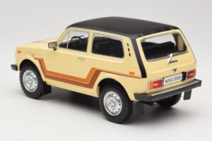 Lada Niva 2121 California Beige MCG 1:18 MCG18004 Metalli — kuva 5 / 6