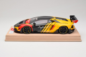 Lamborghini Aventador Liberty Walk Infinite Musta Keltainen Timothy & Pierre 1:18 REMC035 Metalli