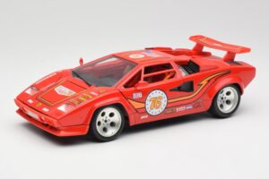 Lamborghini Countach Punainen Bburago 1:18 3047 Metalli