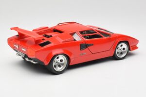 Lamborghini Countach Punainen Bburago 1:18 3047-M1 Metalli — kuva 3 / 8