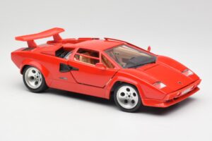 Lamborghini Countach Punainen Bburago 1:18 3047-M1 Metalli — kuva 6 / 8