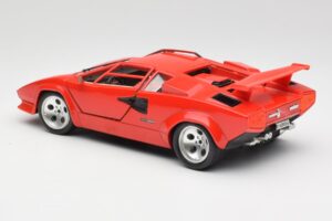 Lamborghini Countach Punainen Bburago 1:18 3047-M1 Metalli — kuva 7 / 8