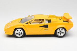 Lamborghini Countach Keltainen Bburago 1:18 3037 Metalli — kuva 4 / 8