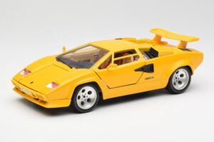 Lamborghini Countach Keltainen Bburago 1:18 3037 Metalli