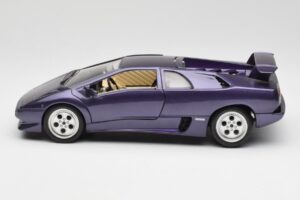 Lamborghini Diablo Violetti Maisto 1:18 3028 Metalli — kuva 4 / 8