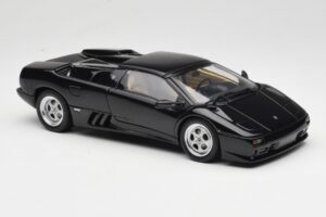Lamborghini Diablo Roadster Musta AUTOart 1:18 70093-R1 Metalli — kuva 8 / 10